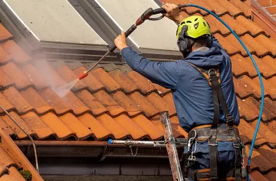 Démoussage et hydrofuge de toiture à Quesques
